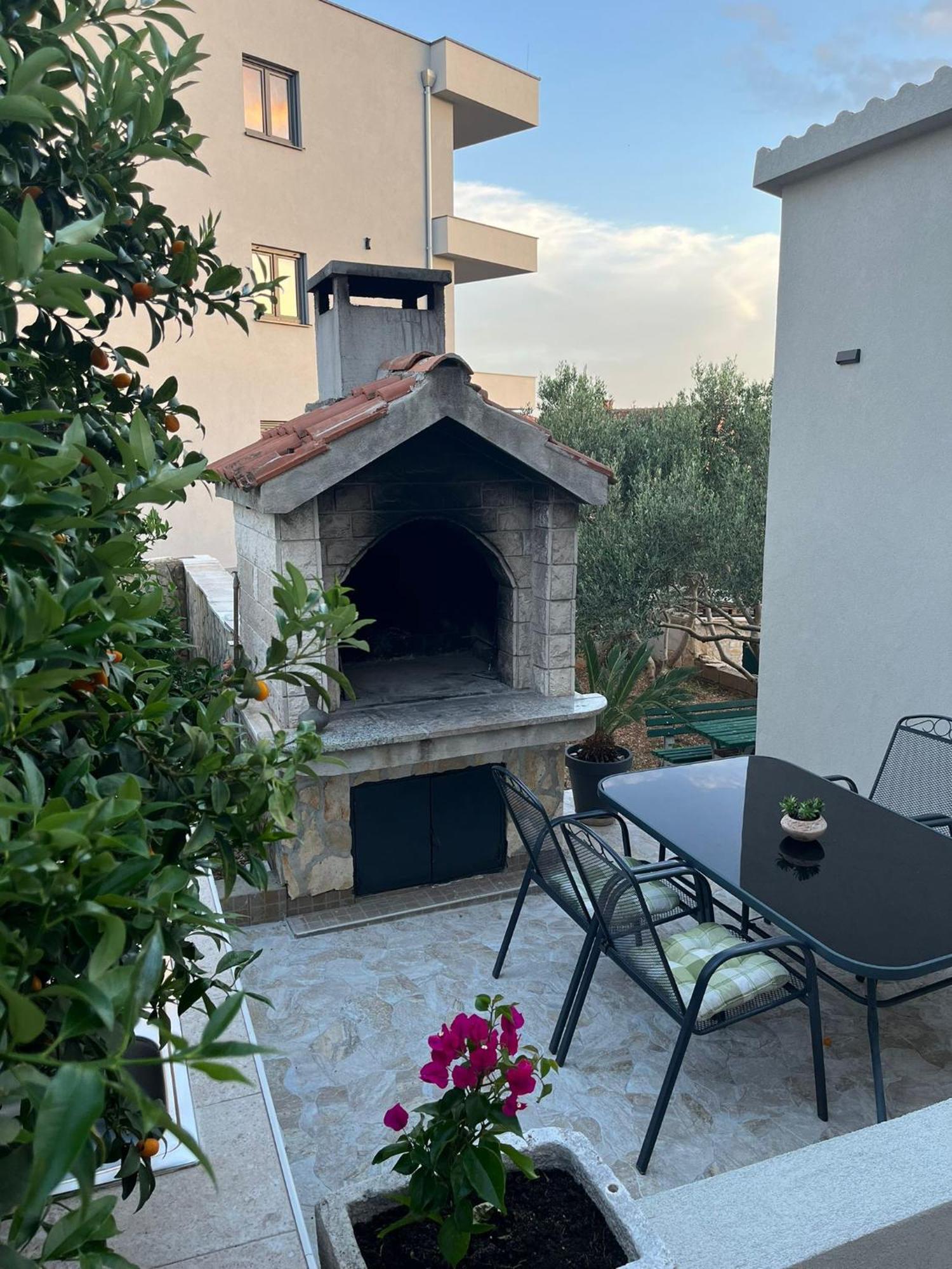 Apartmani Mm Trogir Eksteriør bilde